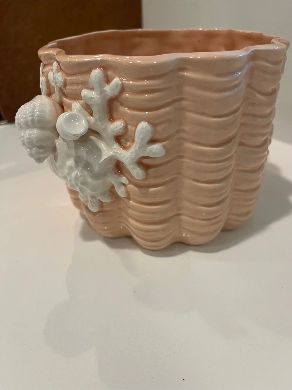 Vintage FITZ AND FLOYD CACHEPOT Peach w/ raised White Seashells/coral on side